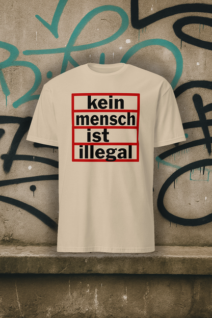 Unisex T-Shirt "Kein Mensch ist illegal" - sandfarbend